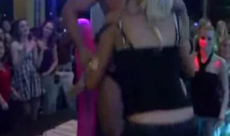 Jessica en la videos de maduras españolas gratis terraza